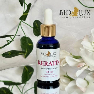 Keratín